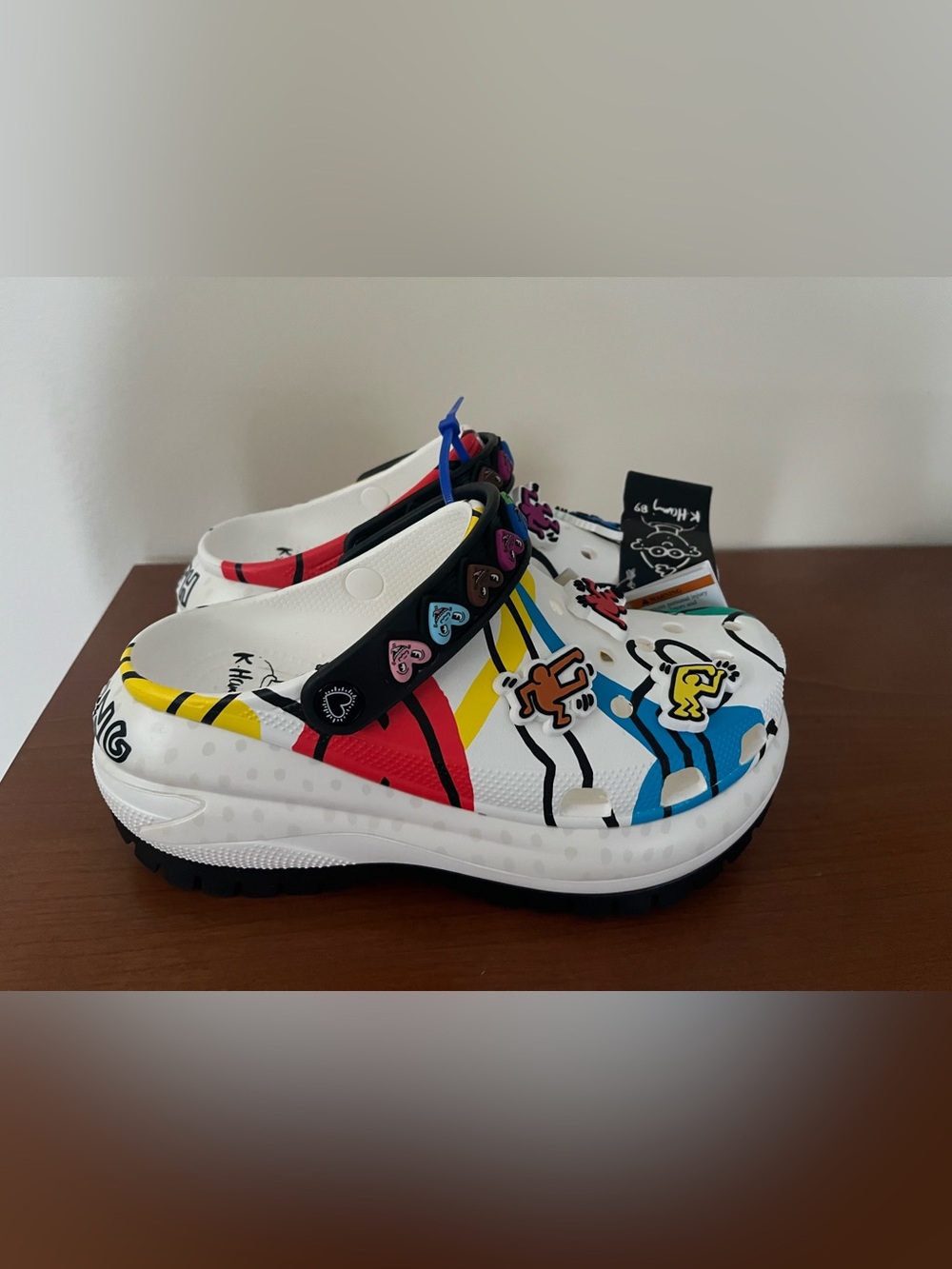 Crocs Keith Haring Mega Crush Clogs NWT size 7 - Picture 4 of 5